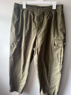 Obey cargo pants in army green size xl